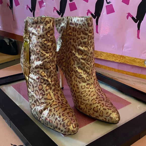 “Couture” Booties size “ 8 M “ - Picture 12 of 15